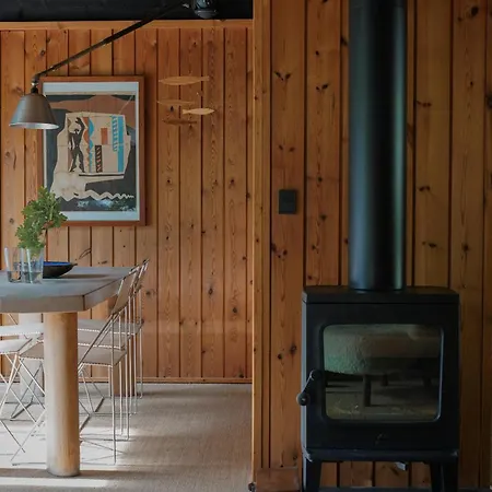 Architect-designed 70s Style House Сasa de vacaciones *