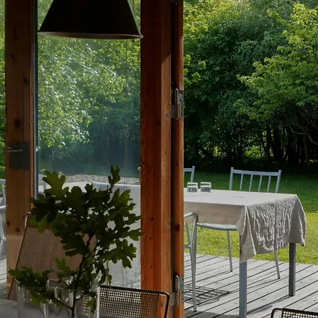 Architect-designed 70s Style House *